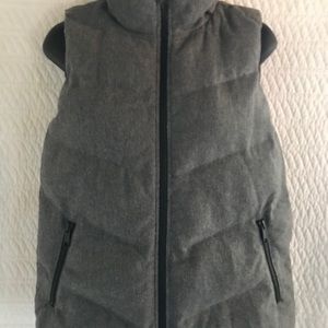 Gap gray puffer vest